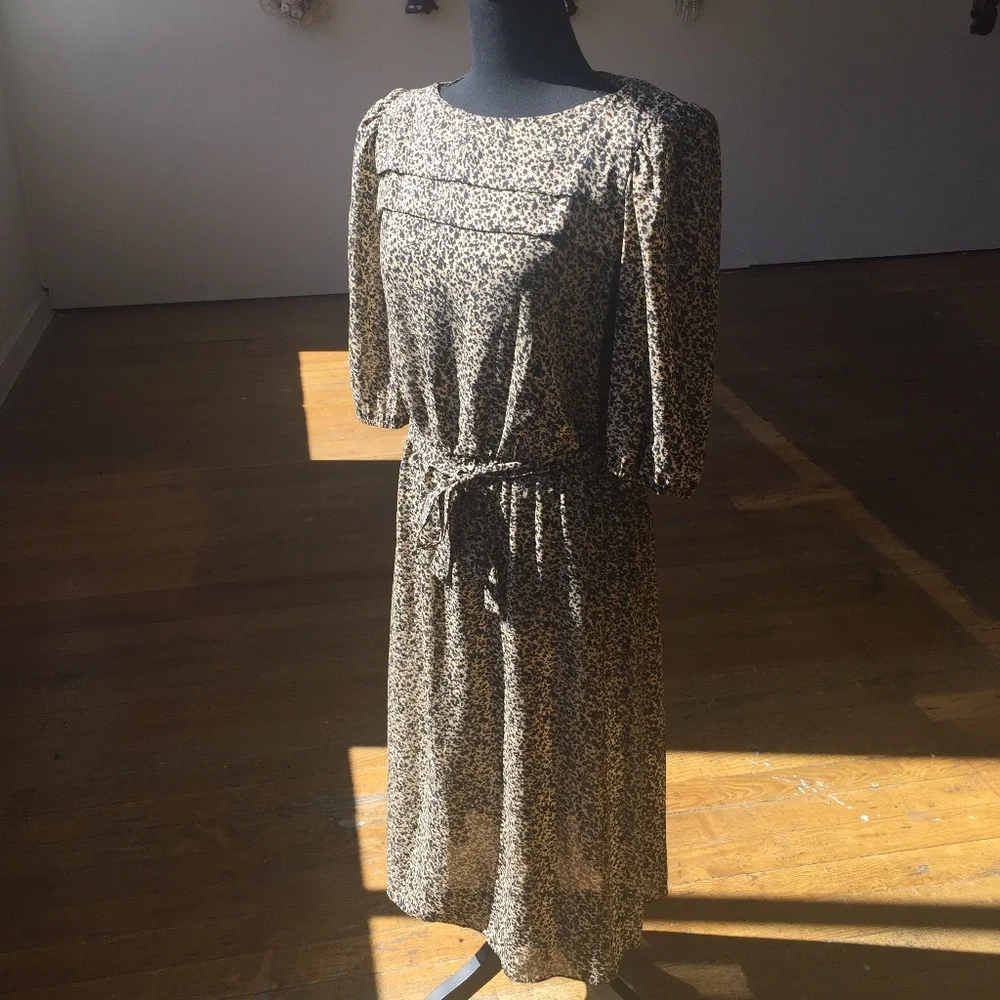 Vintage Tan and Black dress with matching belt - Picture 3 of 5